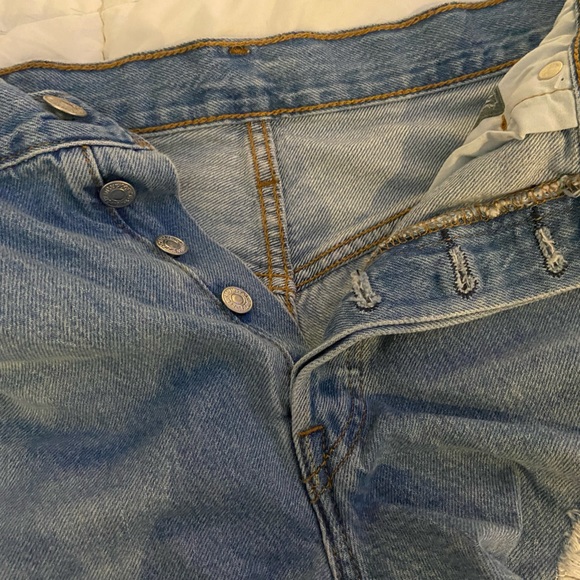 Levi’s jean shorts. Size 29 - Picture 2 of 5